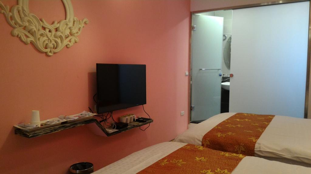 Hotel Eight View Luodong Esterno foto