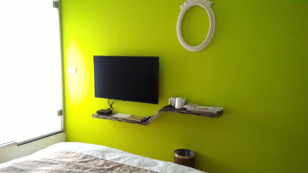 Hotel Eight View Luodong Esterno foto